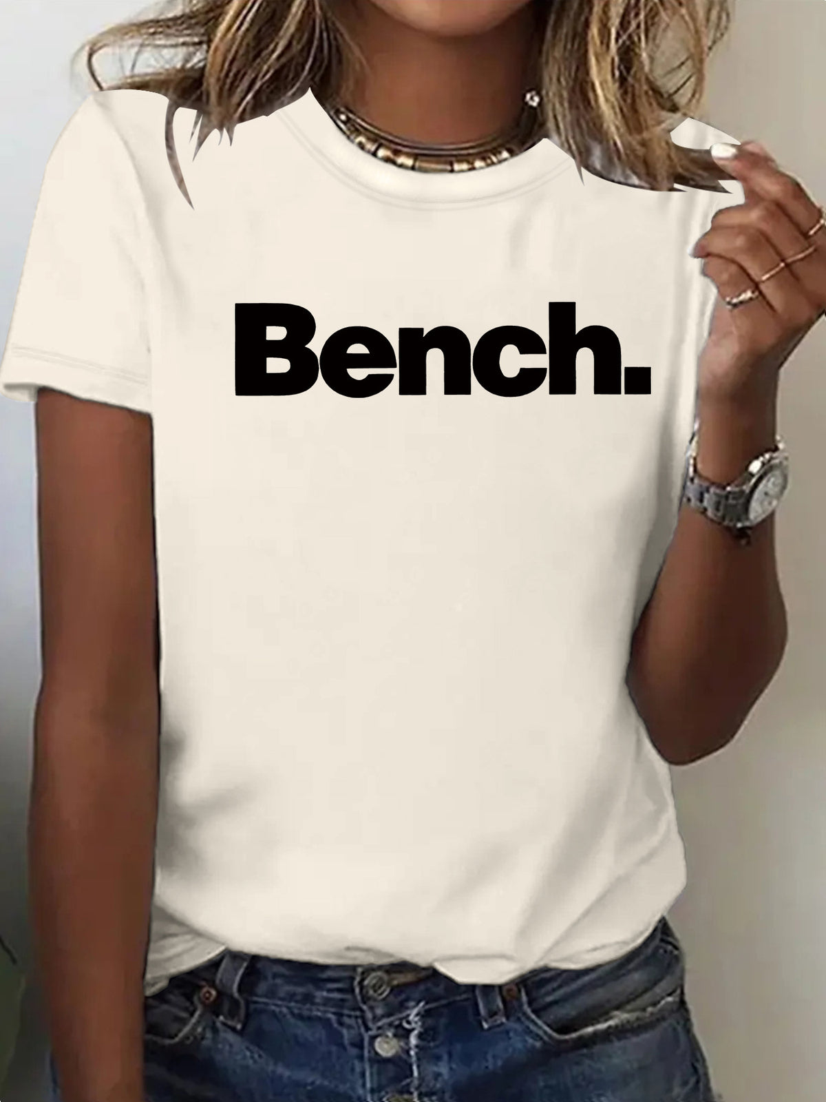 Short-sleeved women's t-shirt with a round neckline