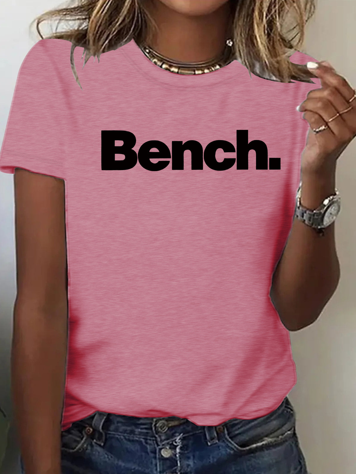 Short-sleeved women's t-shirt with a round neckline