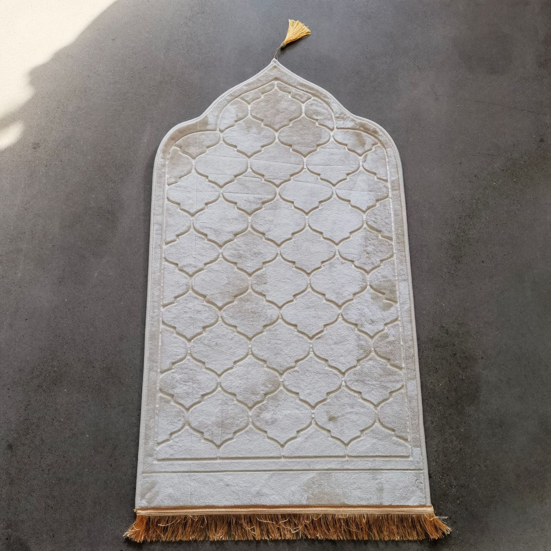 Short Velvet Embossed Prayer Floor Mat