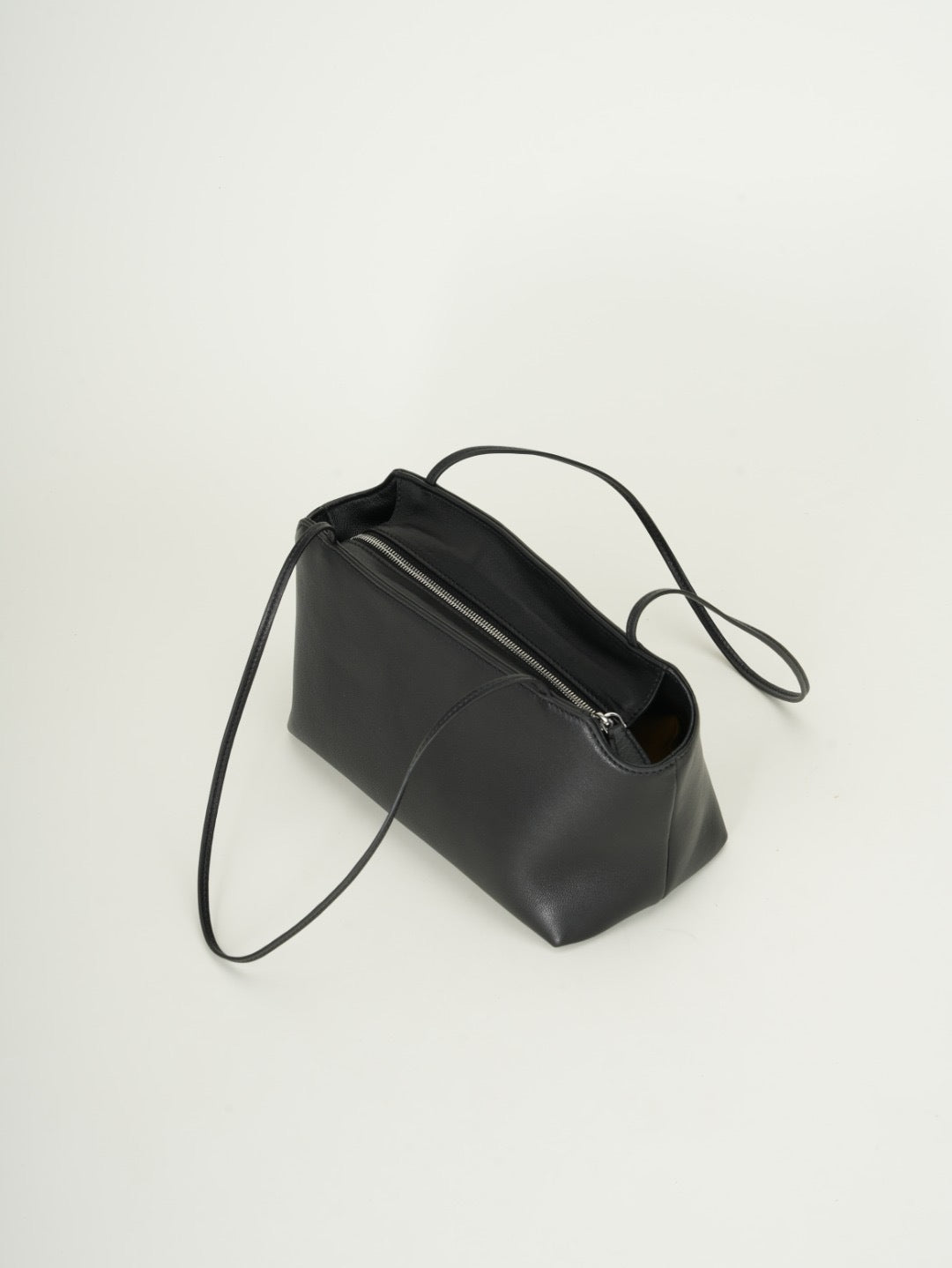 Shoulder underarm bag