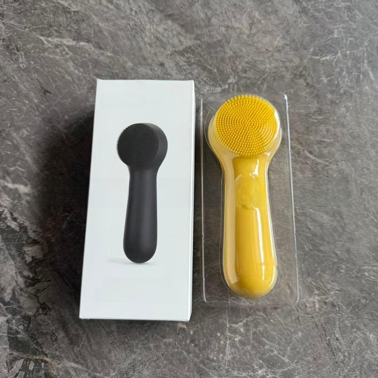 Silicone facial cleansing device