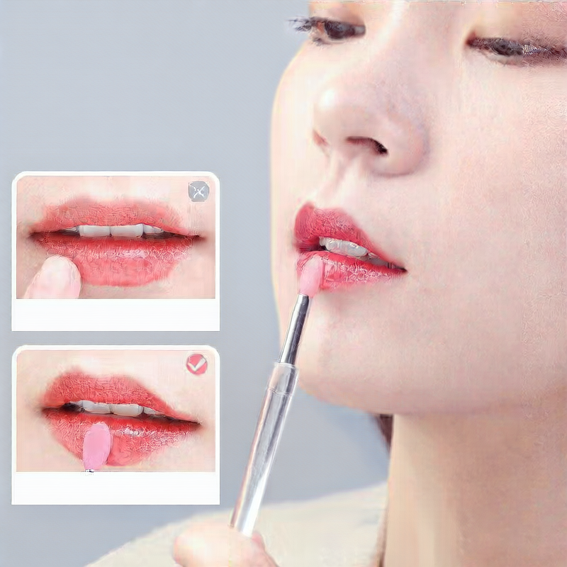 Silicone lip brush with lid lipstick brush