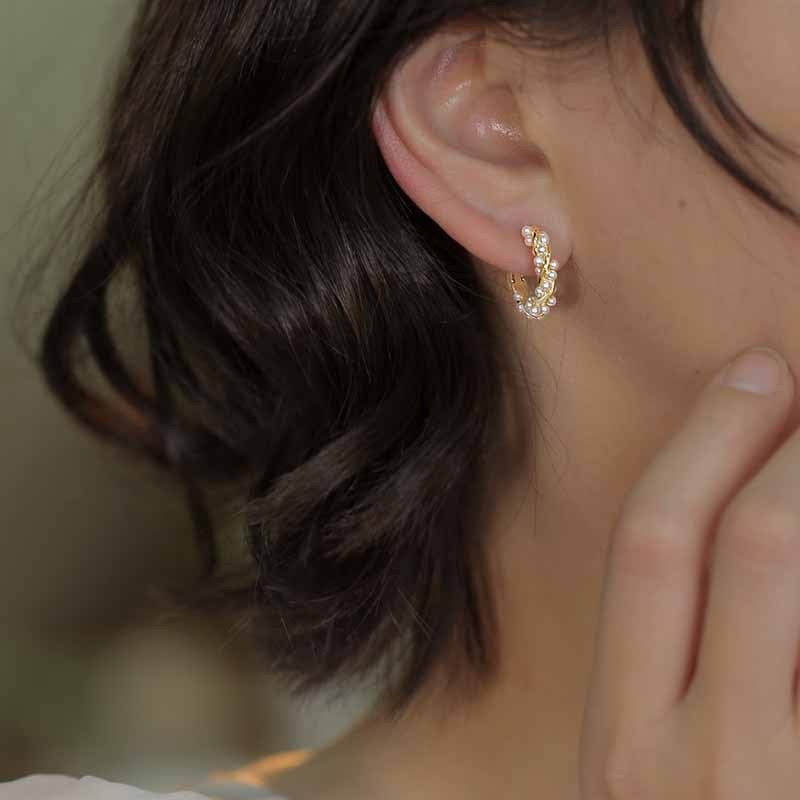Silver Circle Pearl Earrings