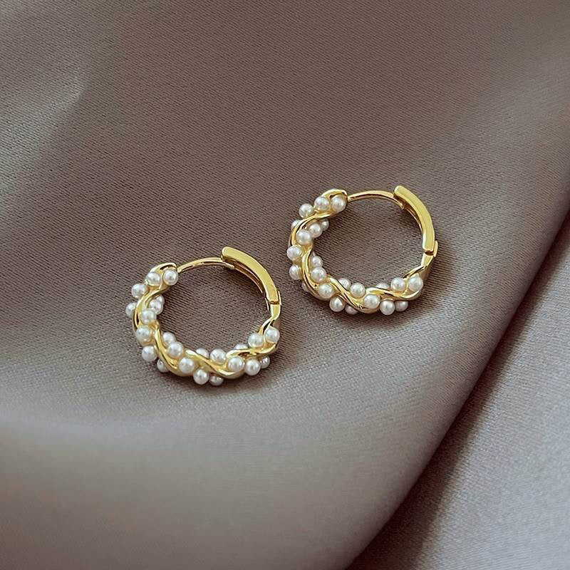 Silver Circle Pearl Earrings