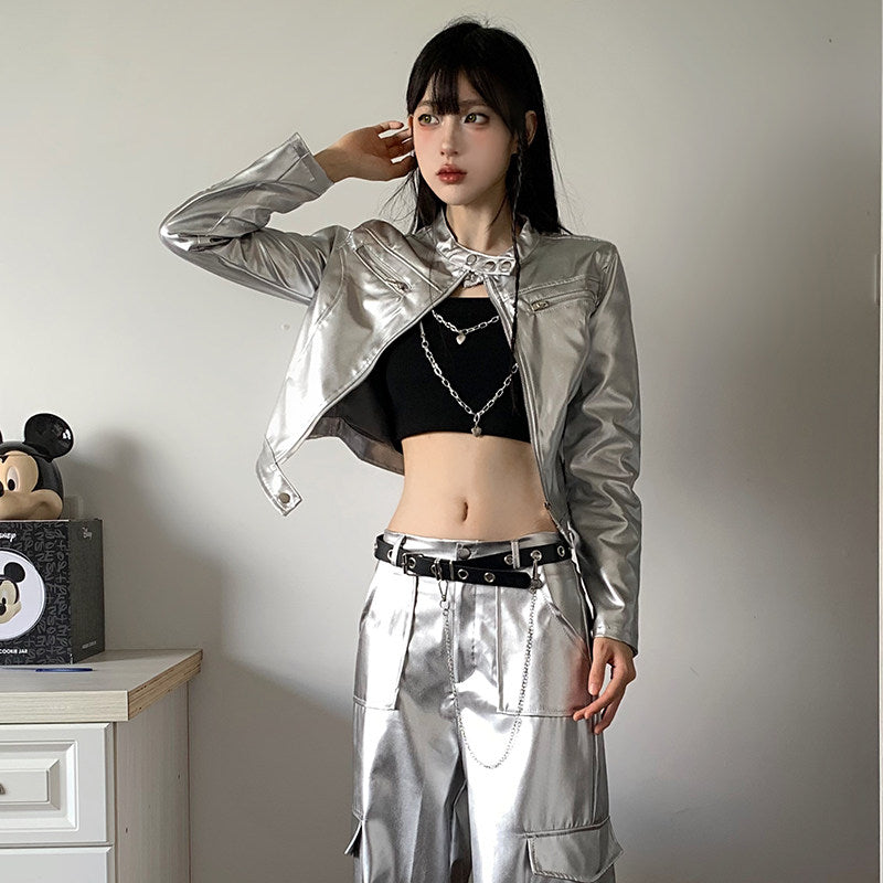 Silver long-sleeved short coat and cargo pants