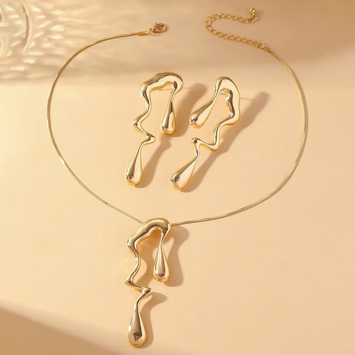 Simple alloy waterdrop earrings
