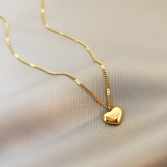 Simple and elegant heart-shaped necklace