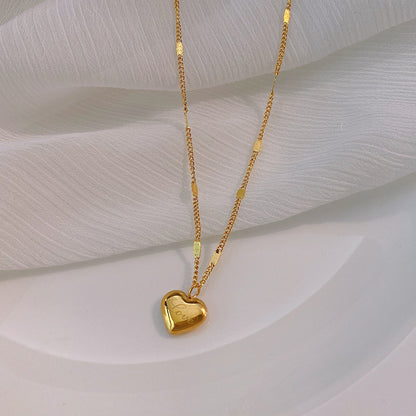 Simple and elegant heart-shaped necklace