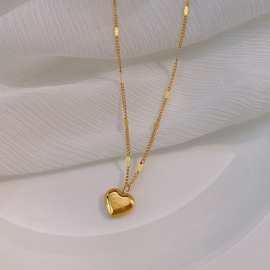 Simple and elegant heart-shaped necklace