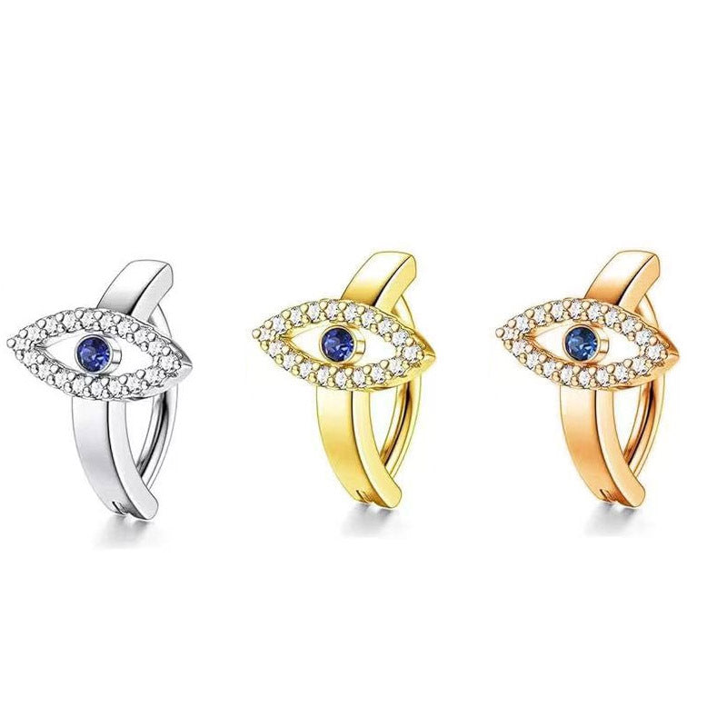 Simple and unique twisted diamond