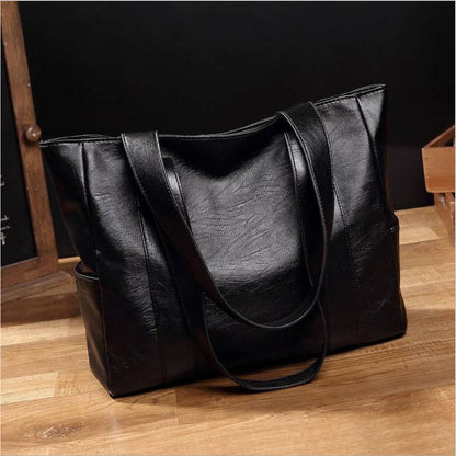 Simple and versatile handbag with large capacity