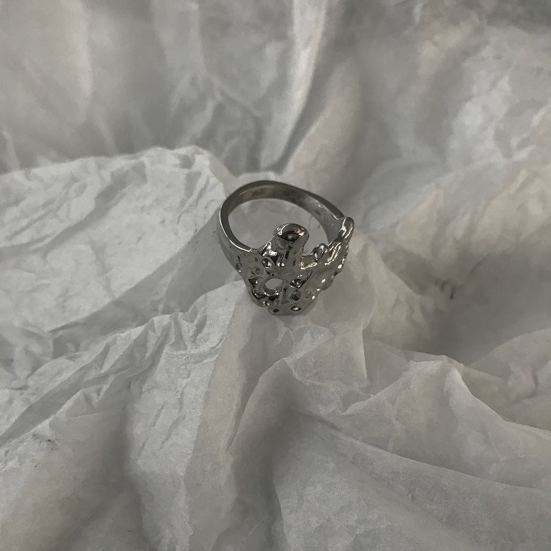 Simple and versatile textured irregular-shaped ring