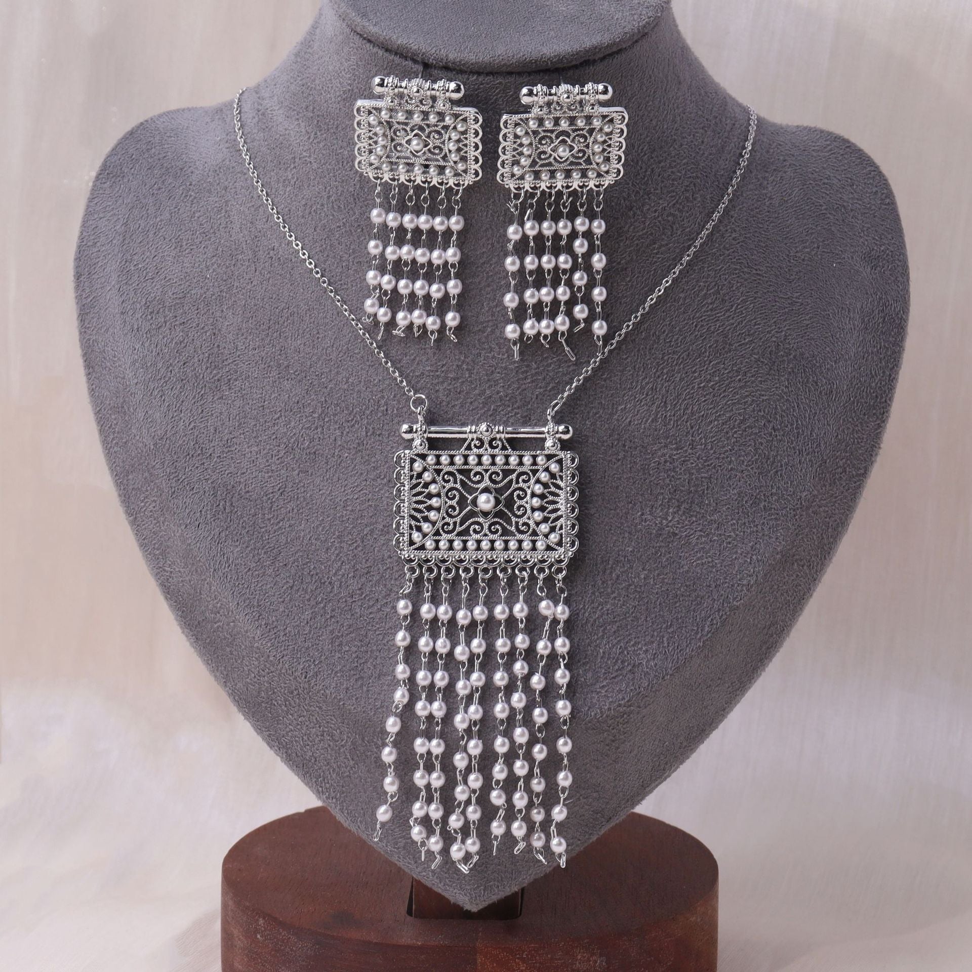 Simple Design Tassel Necklace Women's Niche Cool Simple Versatile Jewelry Set