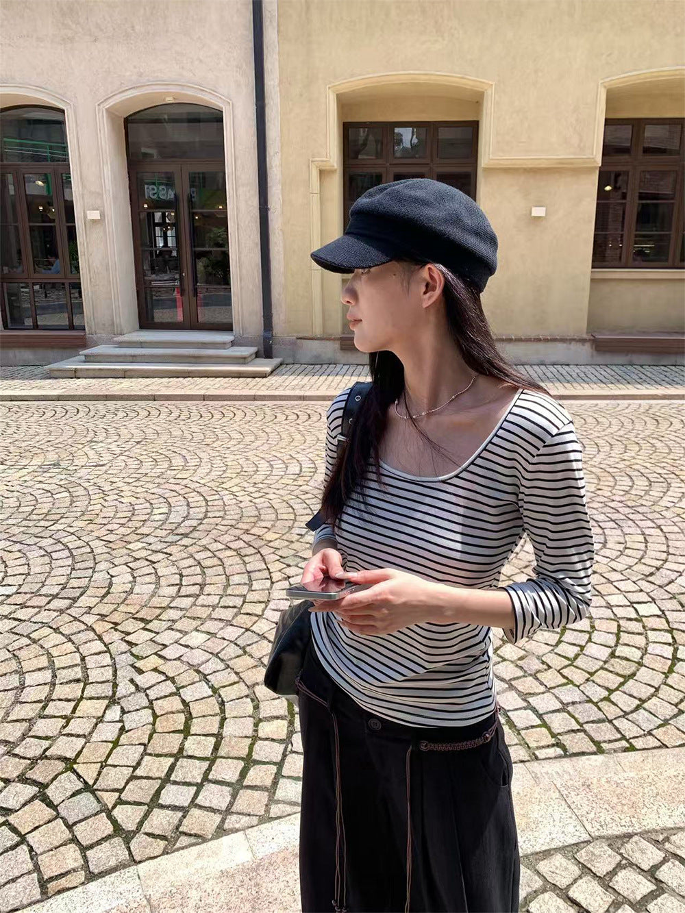 Simple inner fitted top