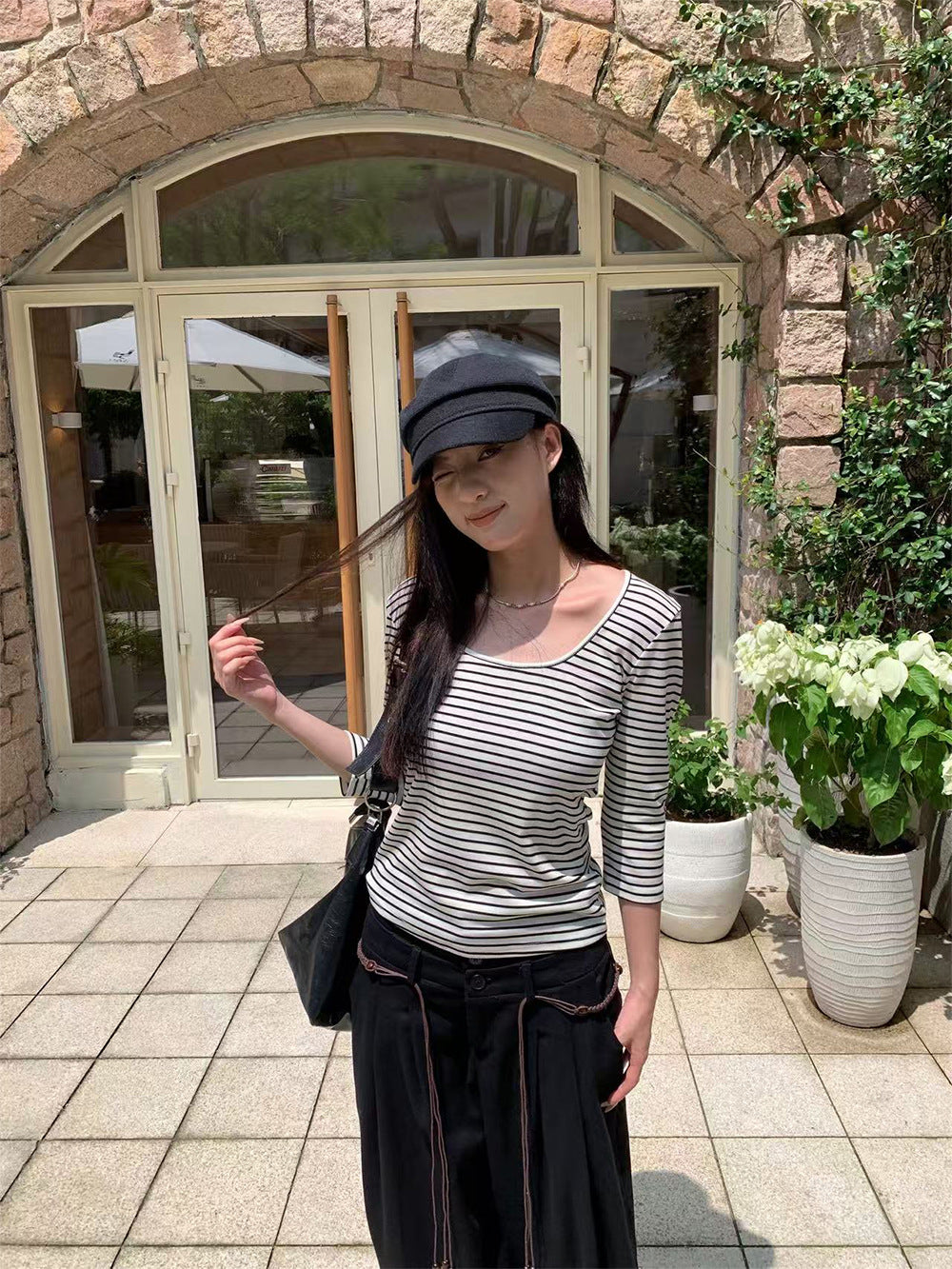 Simple inner fitted top