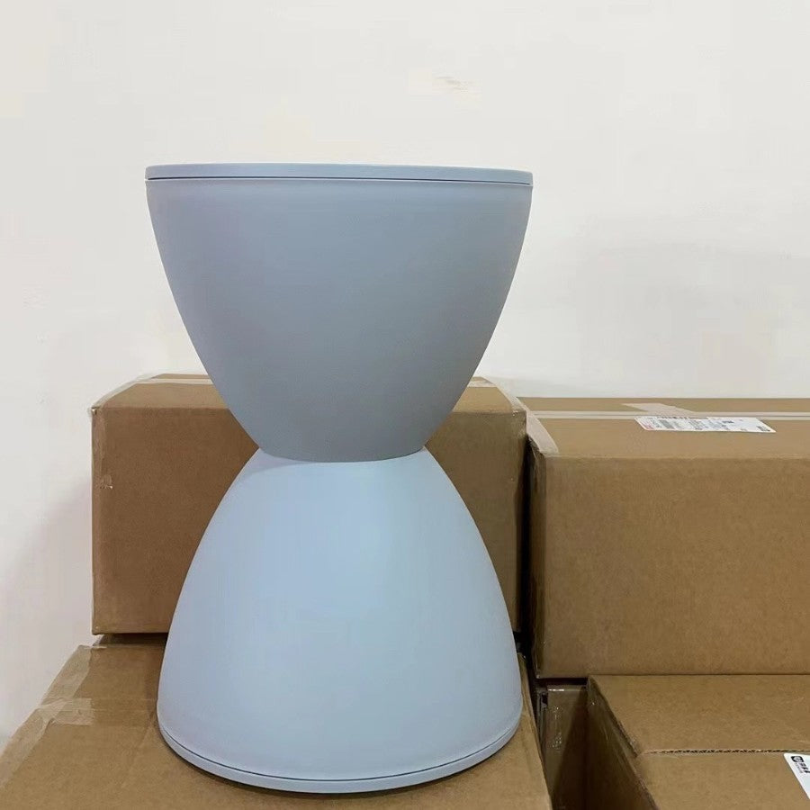 Simple modern round chair