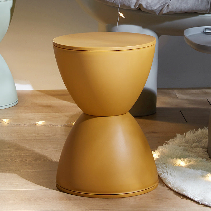 Simple modern round chair