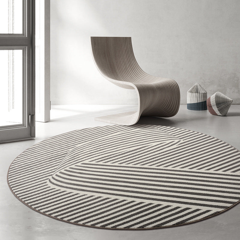 Simple round carpet