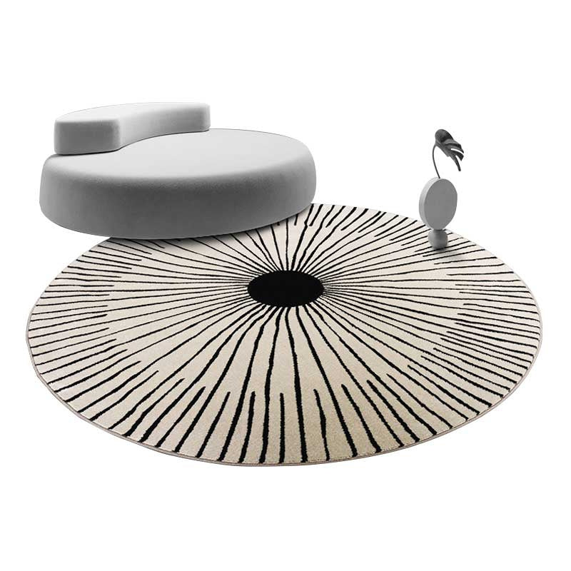 Simple round carpet