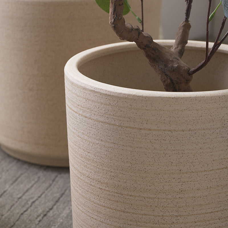 Simple round-mouthed decorative plant pot