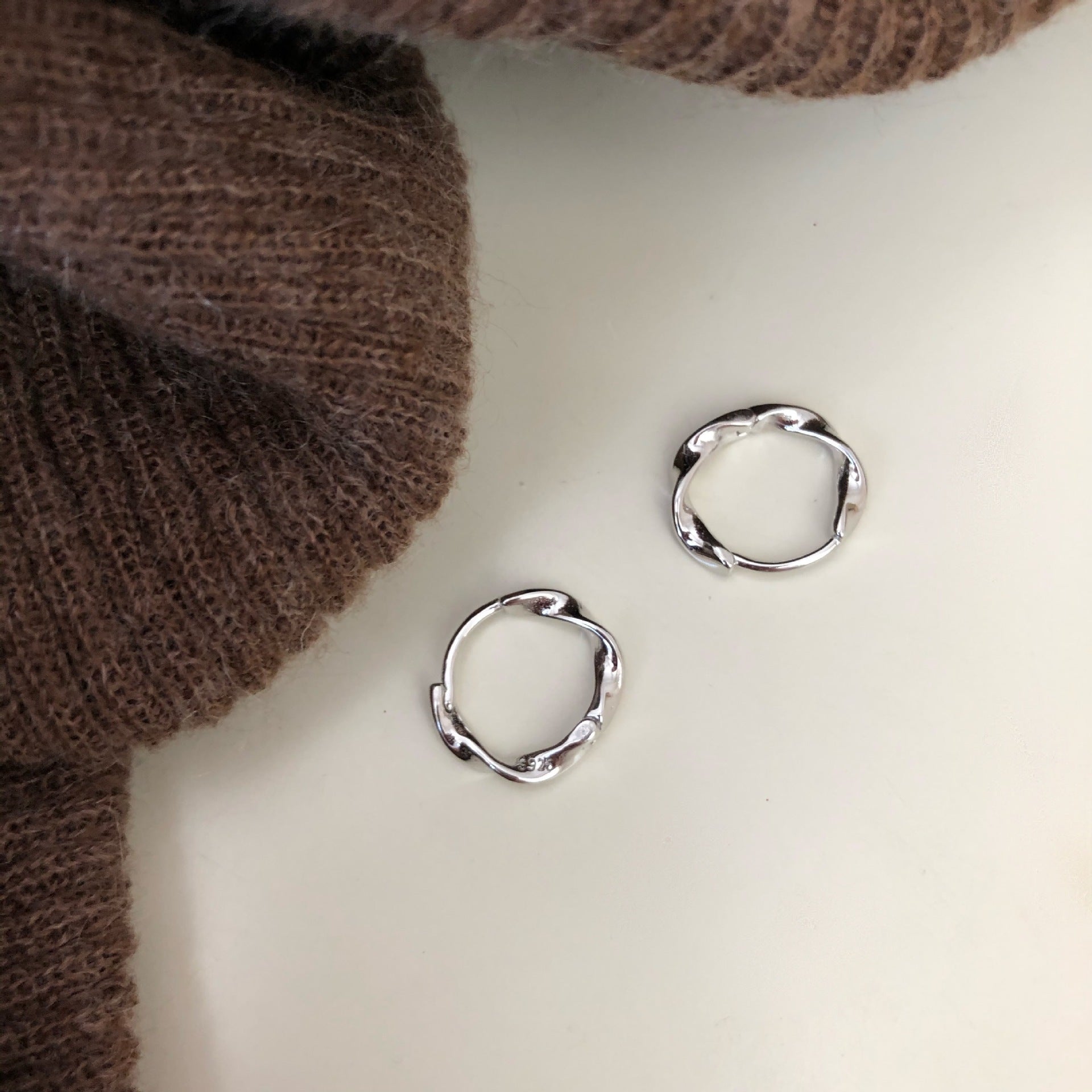 Simple small ear buckle