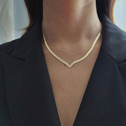 Simple V-shaped necklace