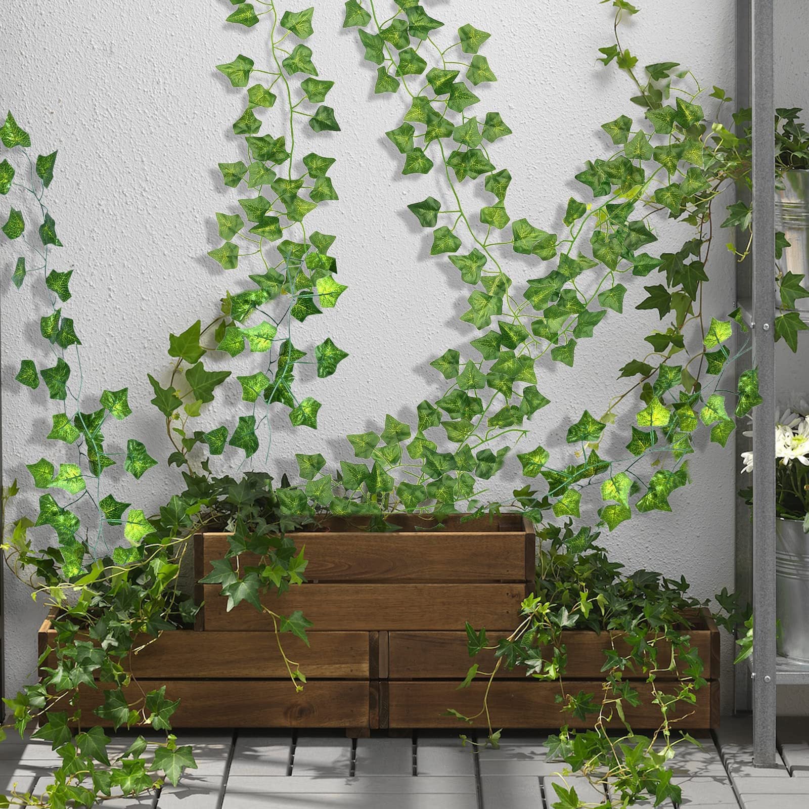 Simulated plant vine