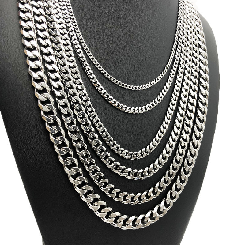 Single-clasp six-sided necklace
