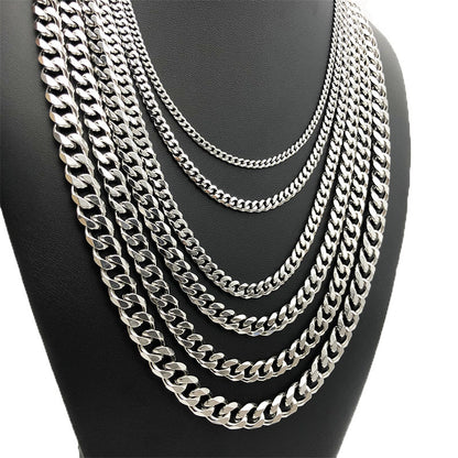Single-clasp six-sided necklace