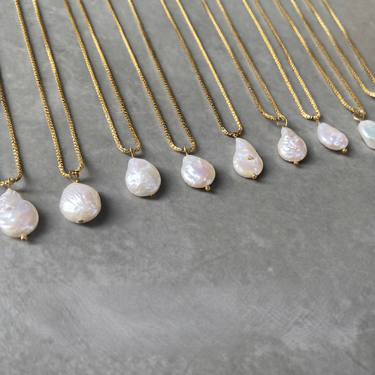Single freshwater pearl necklace