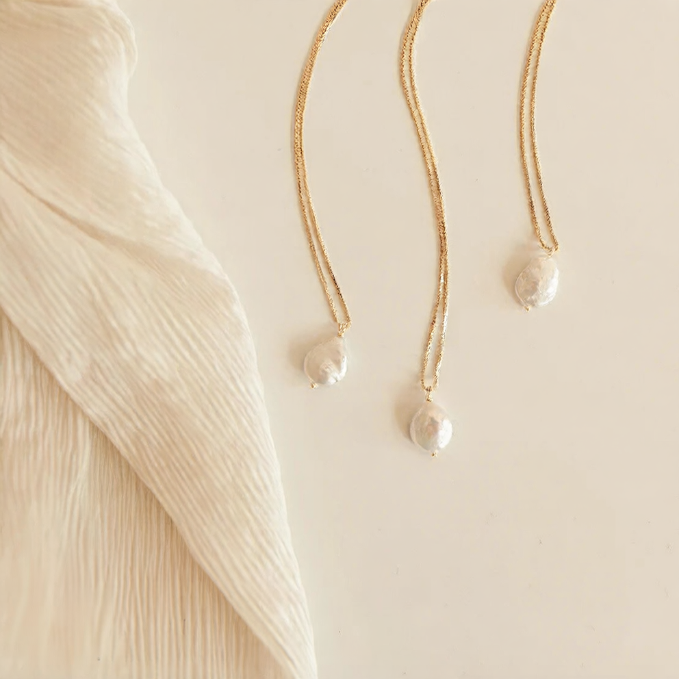 Single freshwater pearl necklace