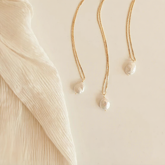 Single freshwater pearl necklace