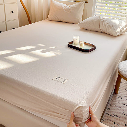 Single-piece bed cover