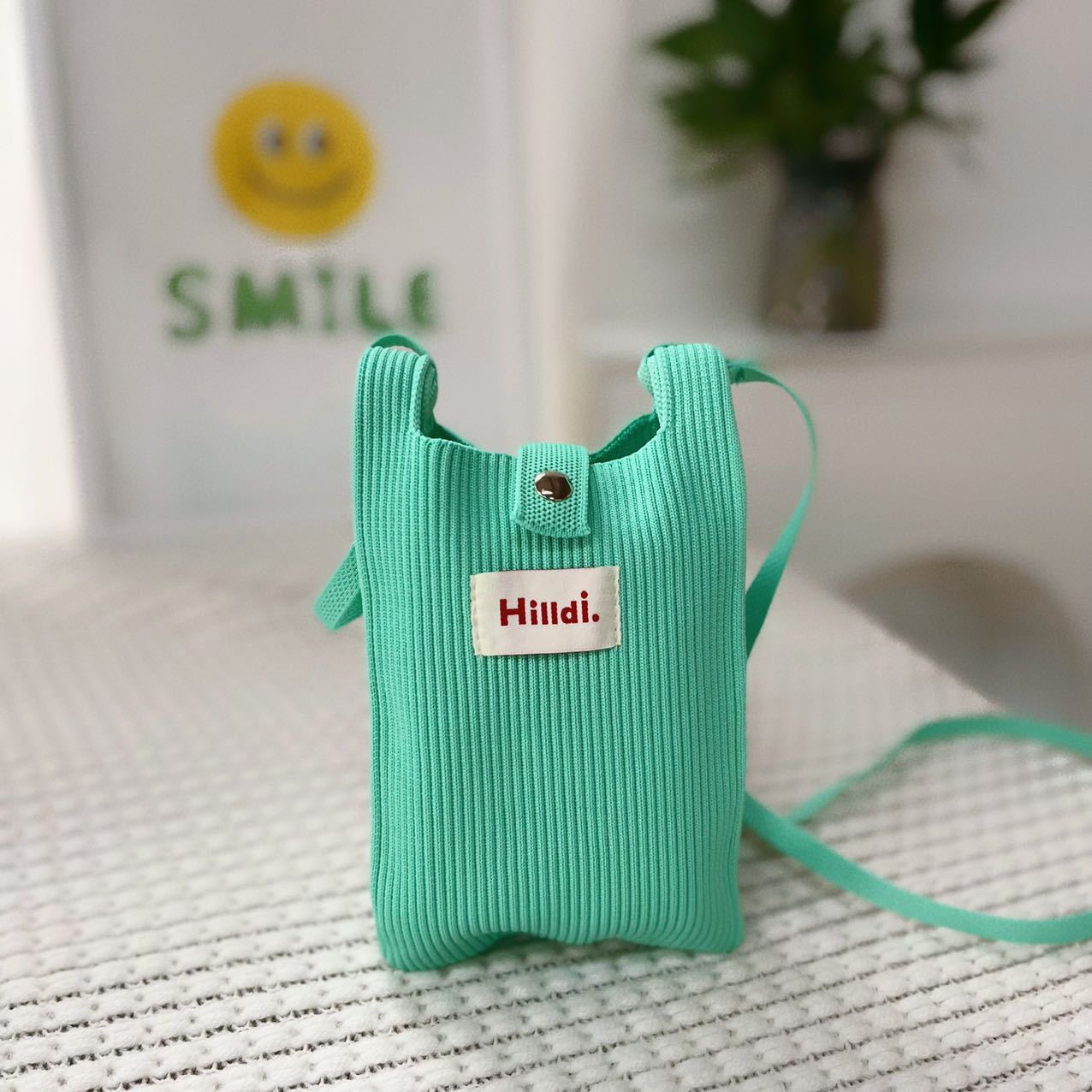 Single-shoulder bag, fashionable knitted bag