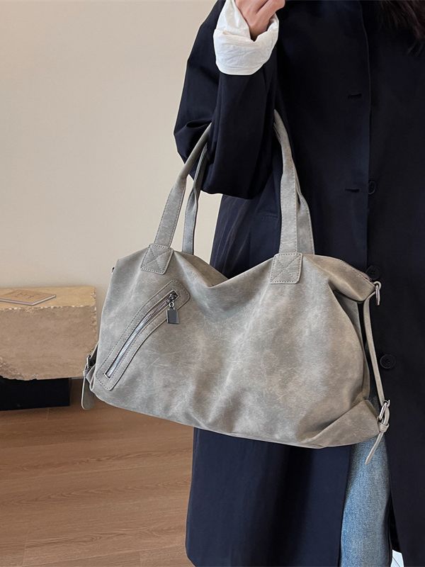 Single-shoulder commuter crossbody bag
