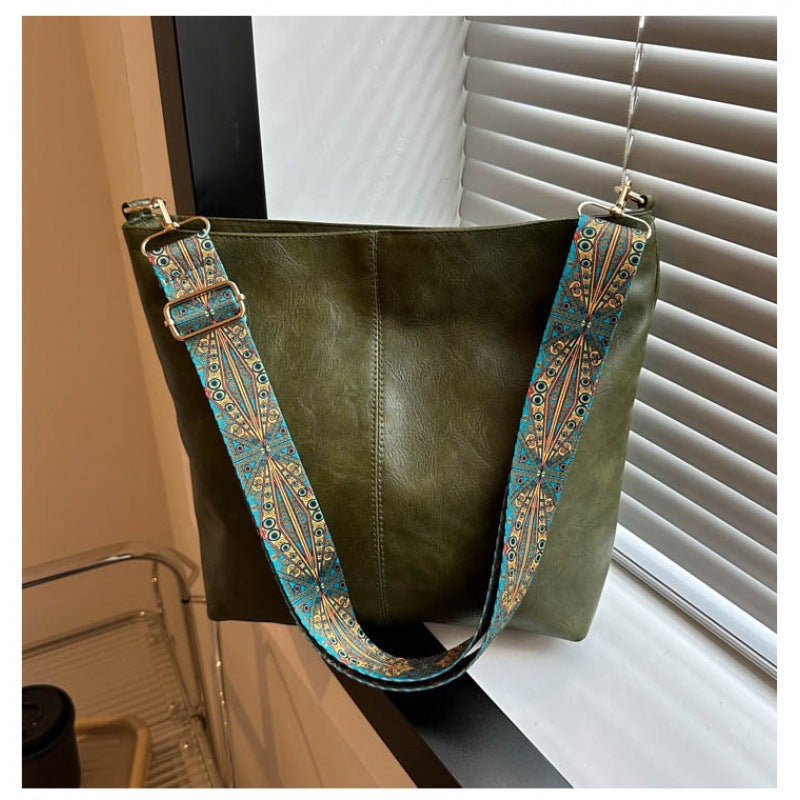 Single-shoulder crossbody bucket bag