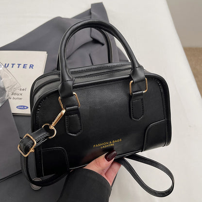 Single-shoulder handbag