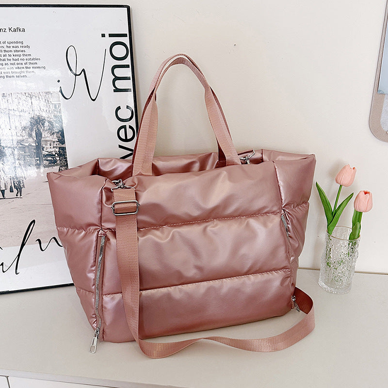 Single-shoulder luggage bag