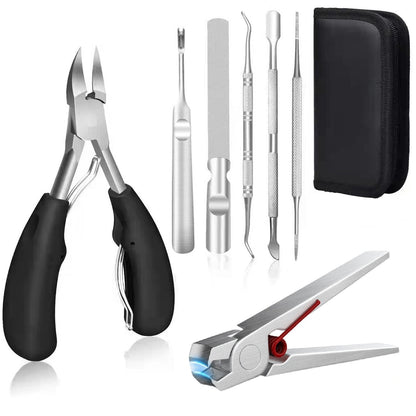 Slanted nail clippers