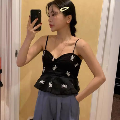 Sleeveless halter top