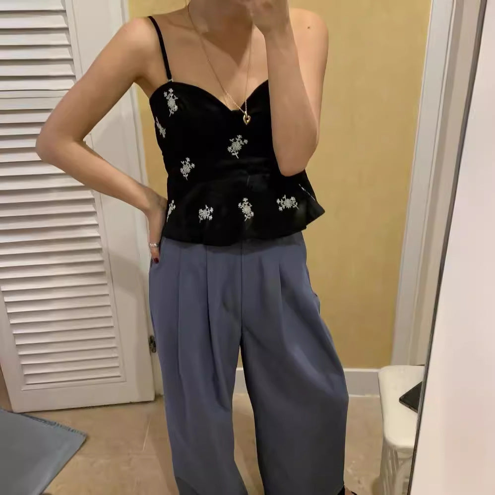 Sleeveless halter top
