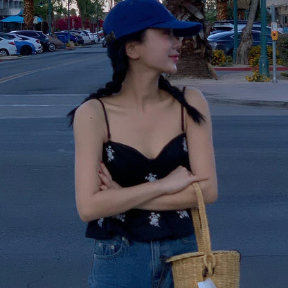 Sleeveless halter top