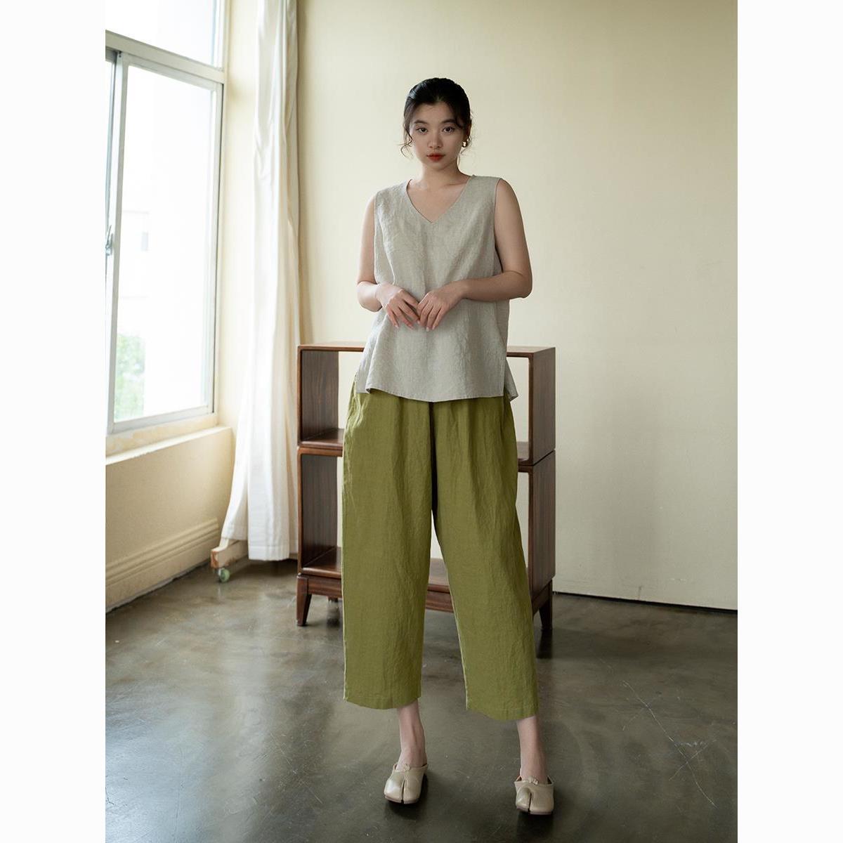 Sleeveless linen vest