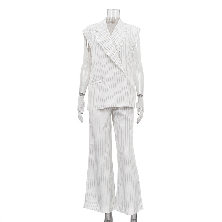 Sleeveless top and wide-leg pants