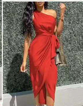 Slightly off-the-shoulder irregular strap dress