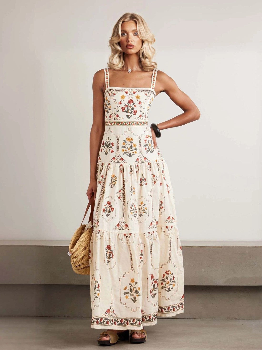 Slim-fit loose dress
