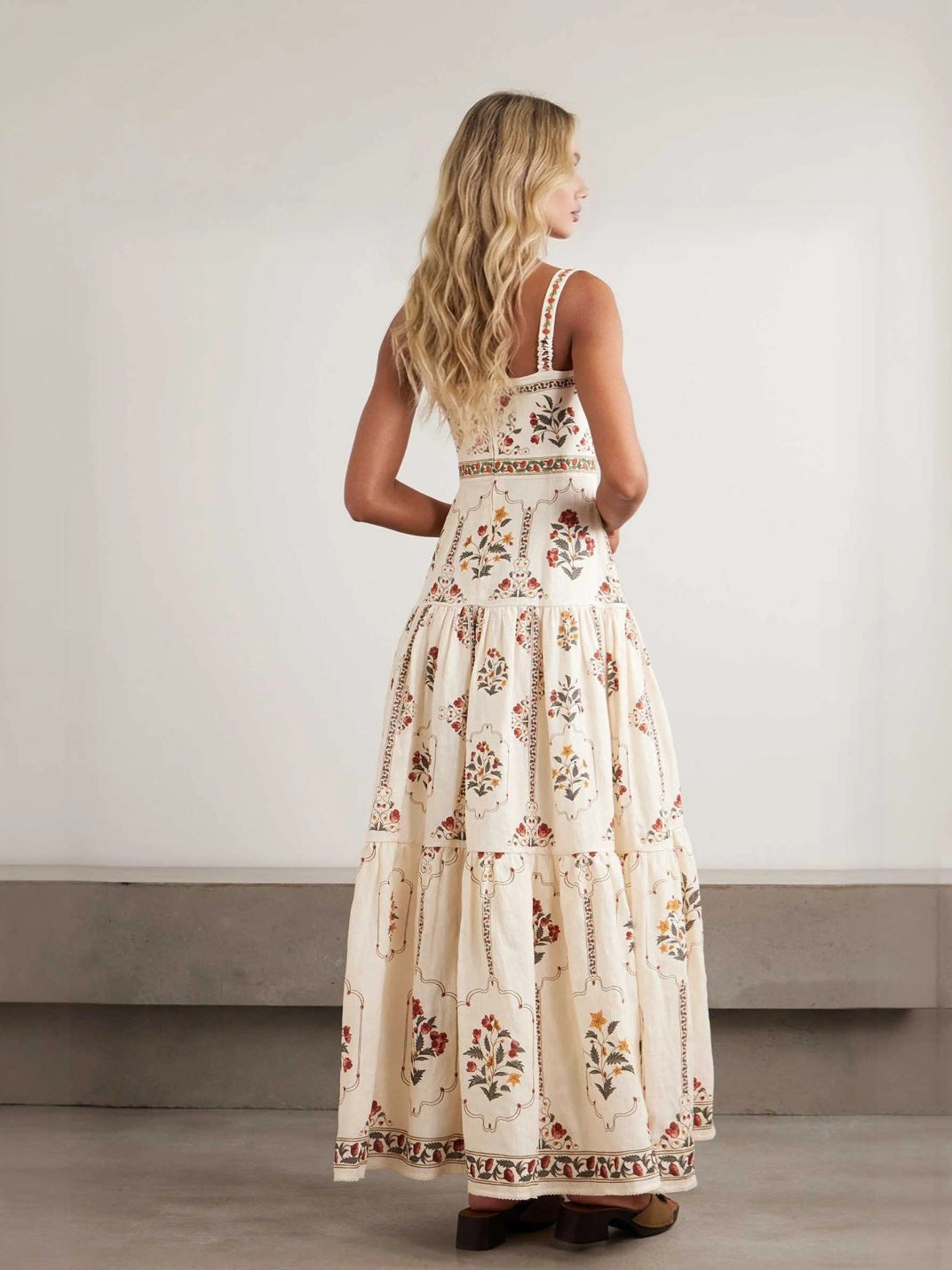 Slim-fit loose dress