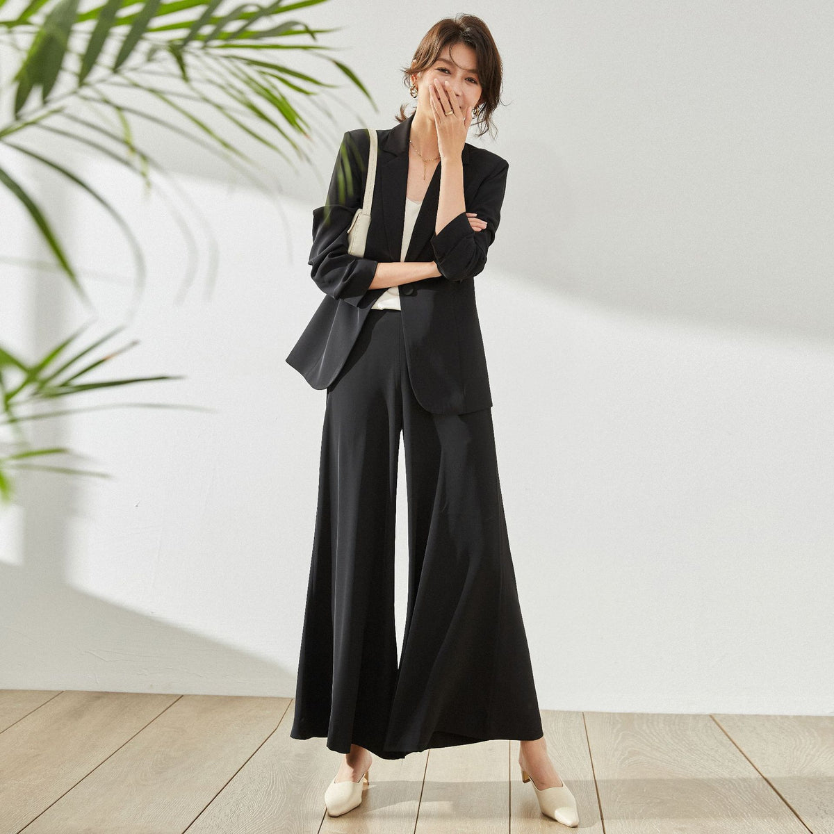 Slim Fit Single-Breasted Womens Blazer