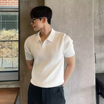 Slim-fit solid-color T-shirt with a notched collar