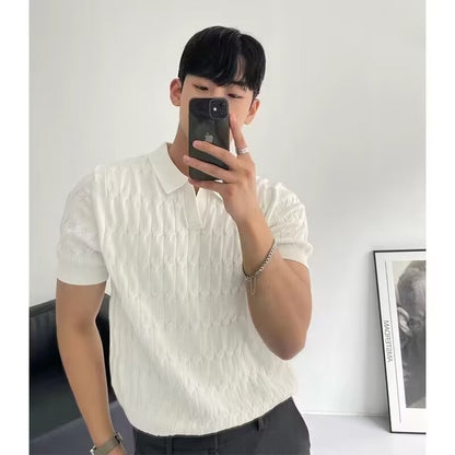 Slim-fit solid-color T-shirt with a notched collar